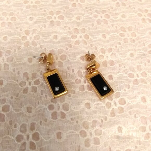Vintage Onyx Gold Tone Dangle Drop Earrings Timeless VTG Jewelry - Picture 7 of 8